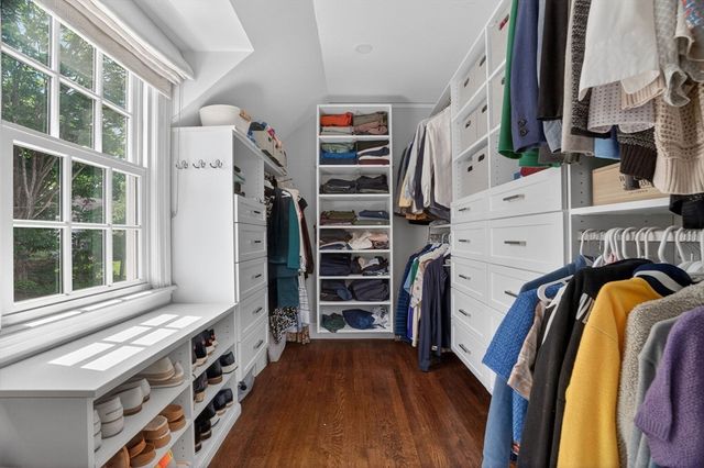 58 Leighton Rd, Wellesley, MA 02482