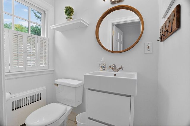 58 Leighton Rd, Wellesley, MA 02482