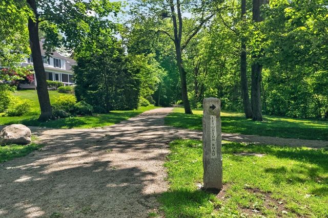 58 Leighton Rd, Wellesley, MA 02482