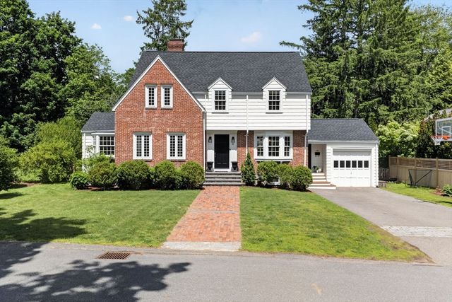 58 Leighton Rd, Wellesley, MA 02482