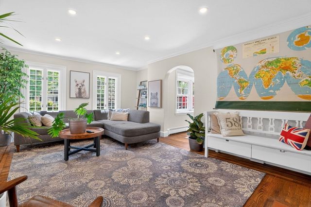 58 Leighton Rd, Wellesley, MA 02482