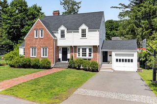 58 Leighton Rd, Wellesley, MA 02482