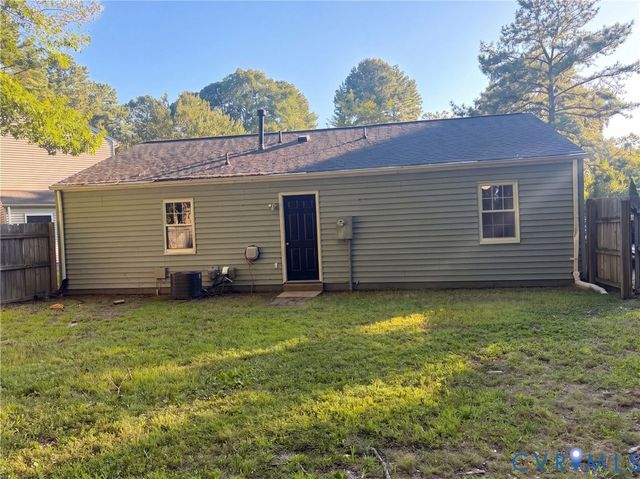 800 Bedrock Ln, Richmond, VA 23224