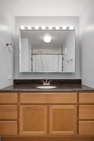 1615 E Central Road 113B, Arlington Heights, IL 60005