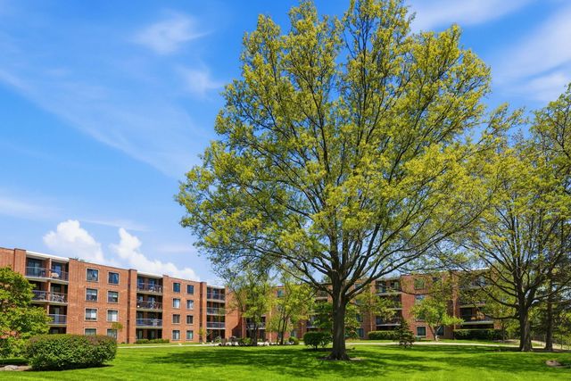 1615 E Central Road 113B, Arlington Heights, IL 60005