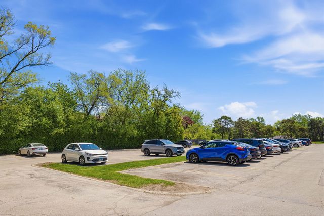 1615 E Central Road 113B, Arlington Heights, IL 60005