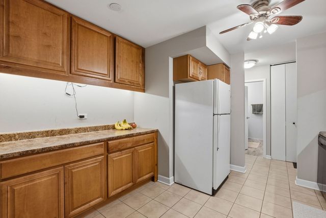 1615 E Central Road 113B, Arlington Heights, IL 60005