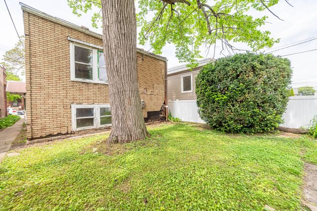 2323 Highland Avenue, Berwyn, IL 60402