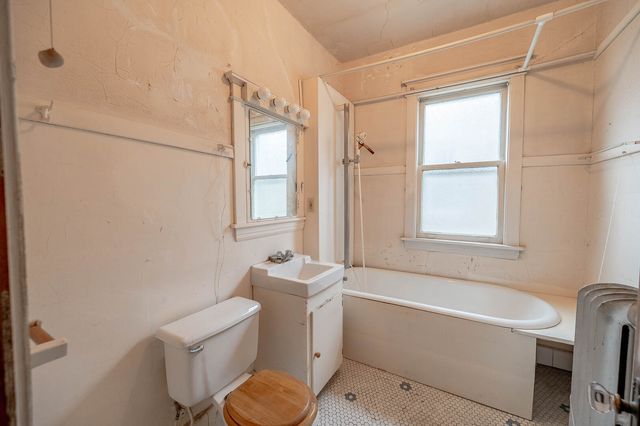 2323 Highland Avenue, Berwyn, IL 60402
