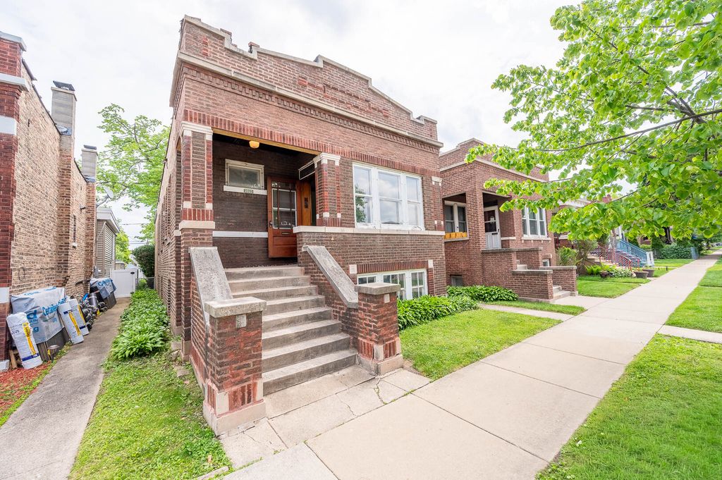 2323 Highland Avenue, Berwyn, IL 60402