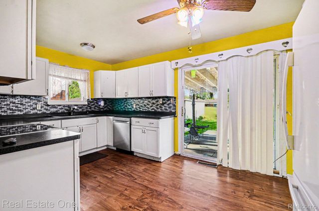 4508 Buckingham Drive, Warren, MI 48092