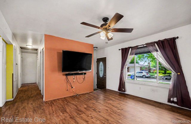 4508 Buckingham Drive, Warren, MI 48092