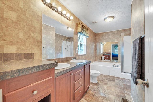 2744 Rutrough RD SE, Roanoke, VA 24014