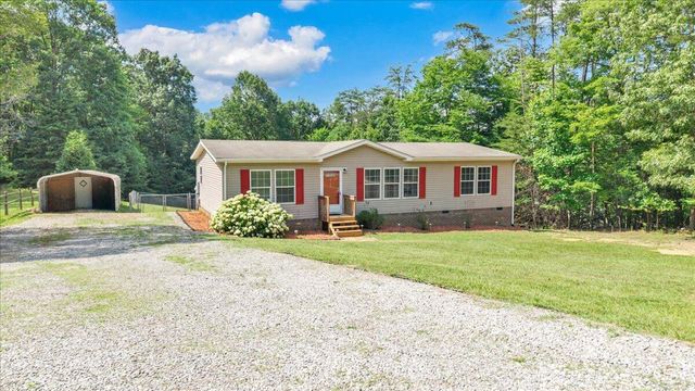 2744 Rutrough RD SE, Roanoke, VA 24014