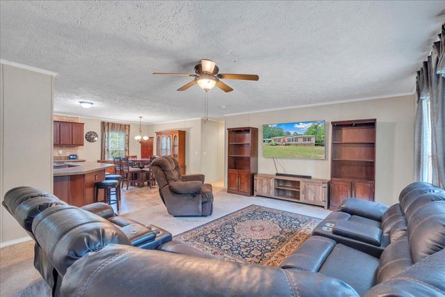2744 Rutrough RD SE, Roanoke, VA 24014