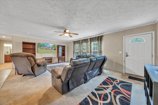 2744 Rutrough RD SE, Roanoke, VA 24014