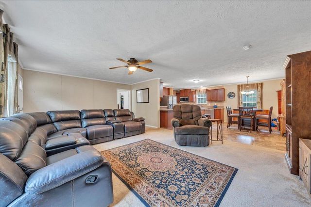 2744 Rutrough RD SE, Roanoke, VA 24014