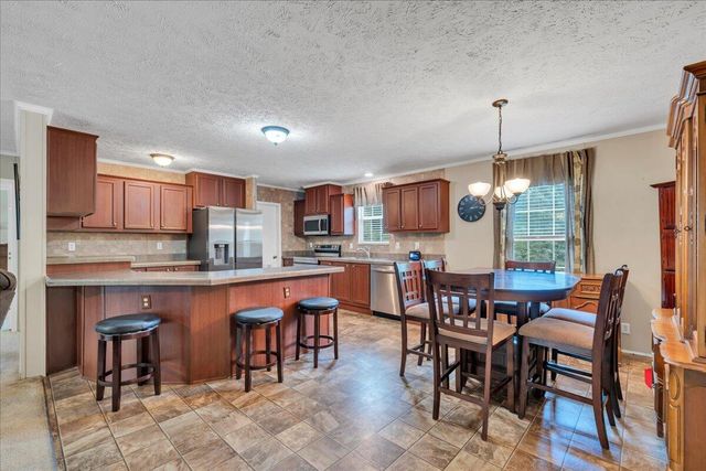 2744 Rutrough RD SE, Roanoke, VA 24014