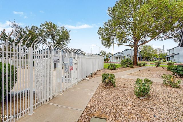 10100 N 89th Avenue 21, Peoria, AZ 85345