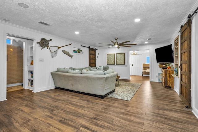 631 Clear Lake Road, Clear Lake Shores, TX 77565