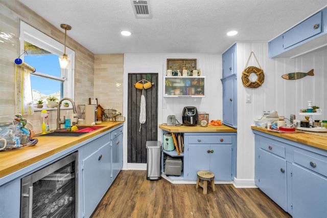 631 Clear Lake Road, Clear Lake Shores, TX 77565