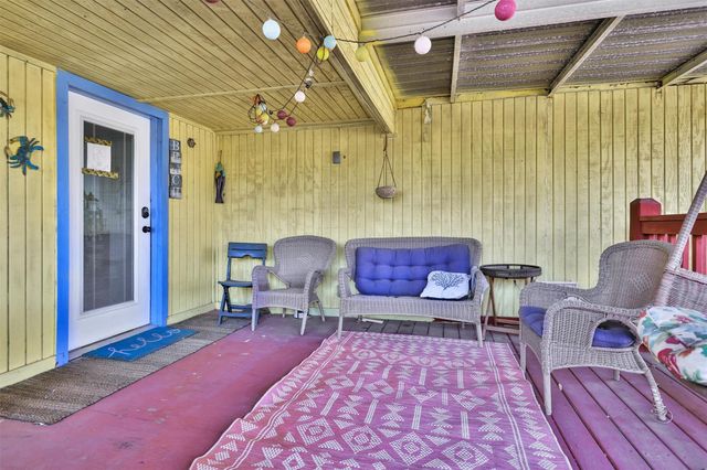 631 Clear Lake Road, Clear Lake Shores, TX 77565