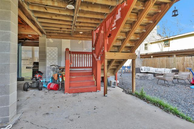 631 Clear Lake Road, Clear Lake Shores, TX 77565