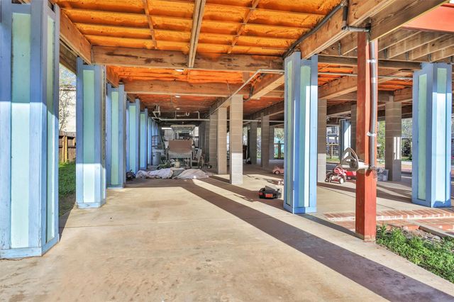 631 Clear Lake Road, Clear Lake Shores, TX 77565