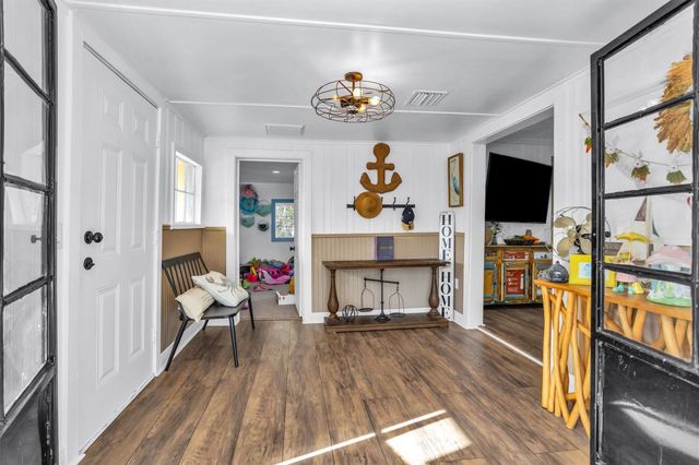 631 Clear Lake Road, Clear Lake Shores, TX 77565