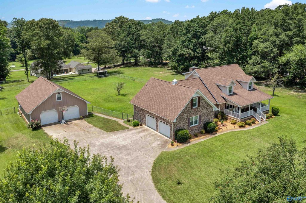 2440 Robertson Street E, Southside, AL 35907