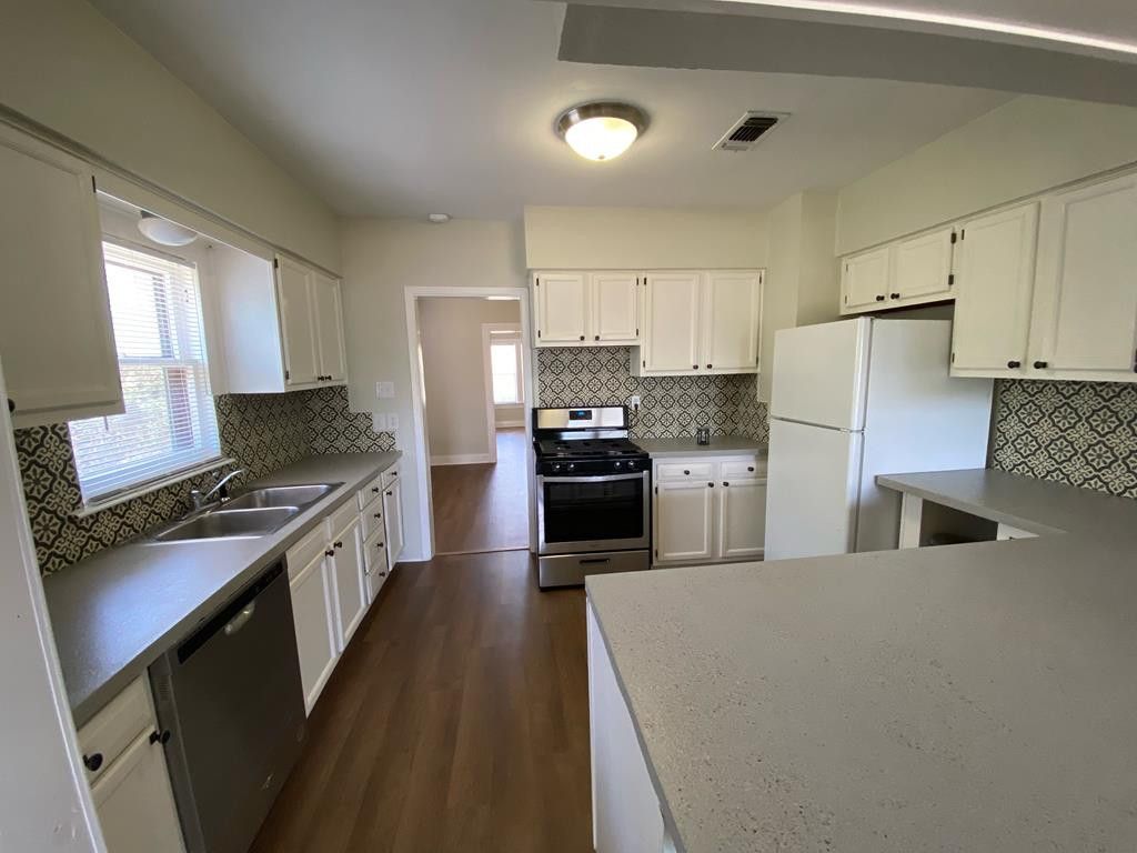 Image 5 of property listing at 915 Guadalupe Street, San Angelo, TX 76901