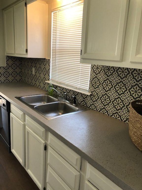 Image 6 of property listing at 915 Guadalupe Street, San Angelo, TX 76901