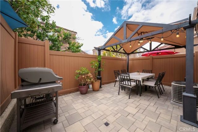 8 Rue Du Parc, Lake Forest, CA 92610