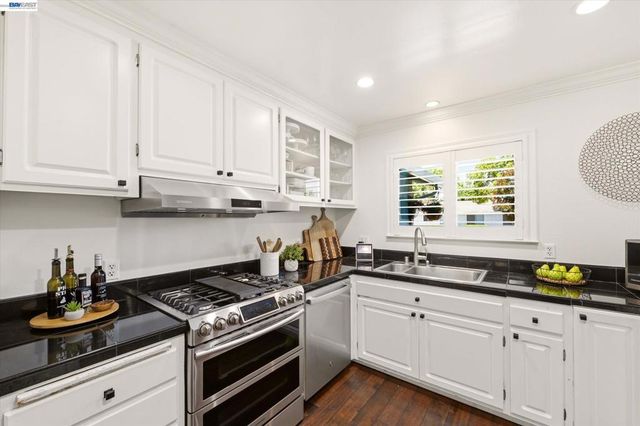 5016 Black Ave, Pleasanton, CA 94566