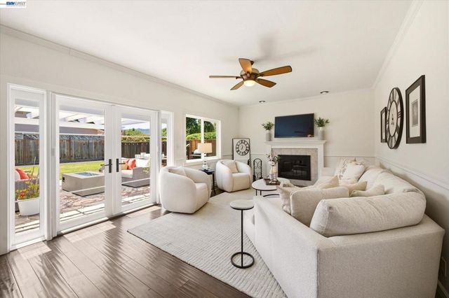 5016 Black Ave, Pleasanton, CA 94566