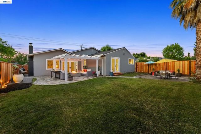 5016 Black Ave, Pleasanton, CA 94566