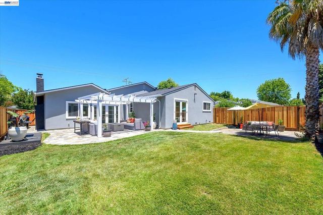 5016 Black Ave, Pleasanton, CA 94566