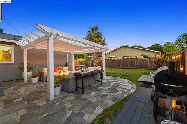 5016 Black Ave, Pleasanton, CA 94566