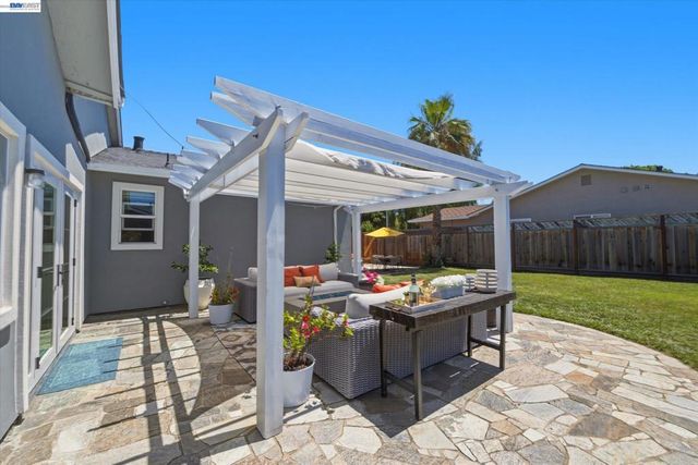 5016 Black Ave, Pleasanton, CA 94566