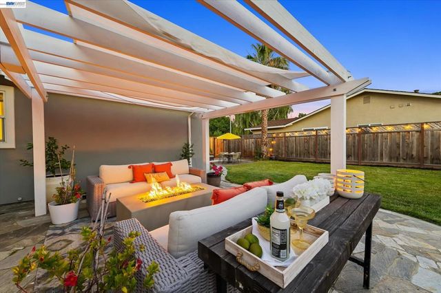 5016 Black Ave, Pleasanton, CA 94566