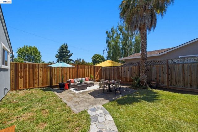 5016 Black Ave, Pleasanton, CA 94566
