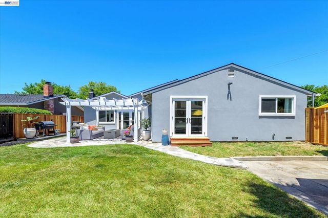 5016 Black Ave, Pleasanton, CA 94566