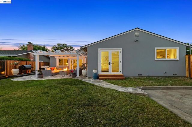 5016 Black Ave, Pleasanton, CA 94566