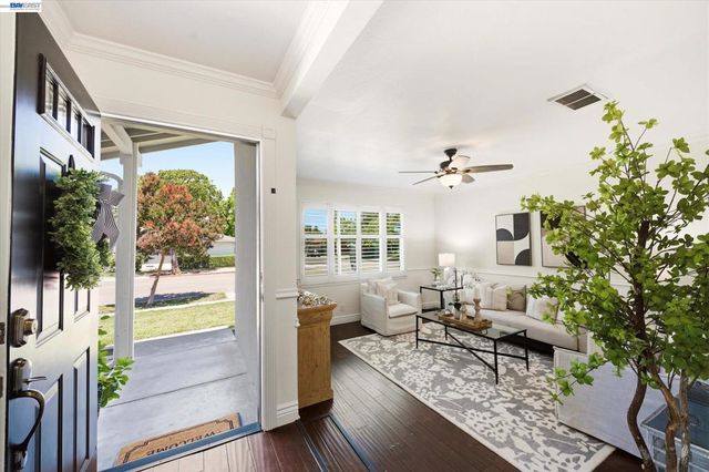 5016 Black Ave, Pleasanton, CA 94566