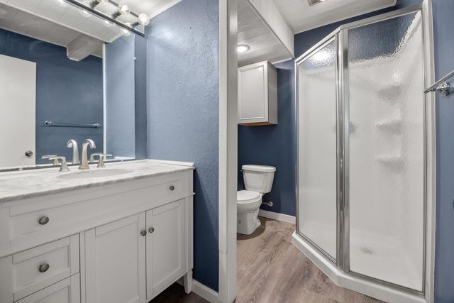 27 Marina CIR, Wimberley, TX 78676