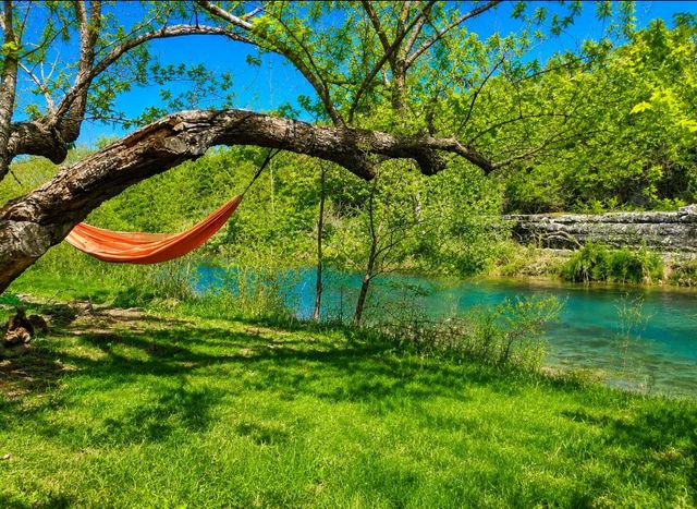 27 Marina CIR, Wimberley, TX 78676