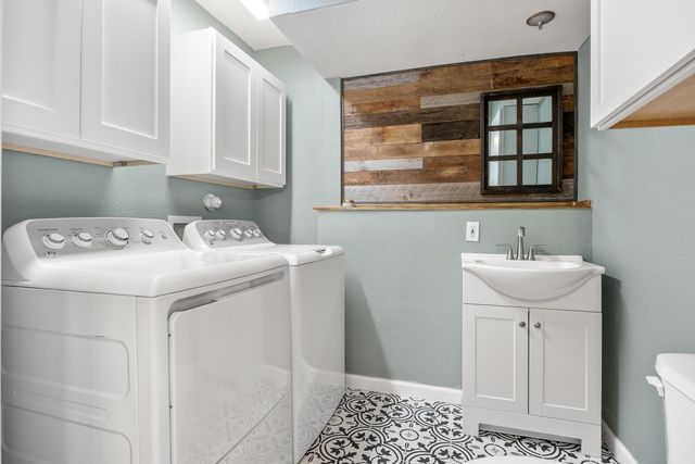 27 Marina CIR, Wimberley, TX 78676