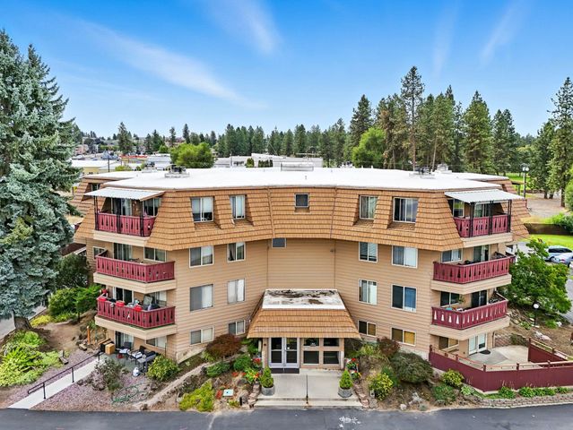 9020 N Country Homes Blvd, Spokane, WA 99218