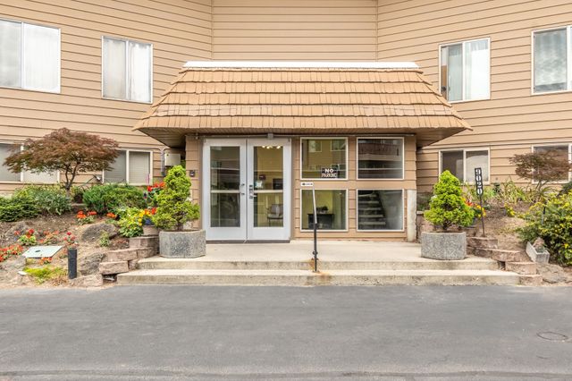 9020 N Country Homes Blvd, Spokane, WA 99218