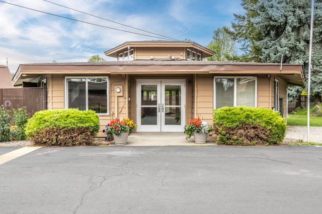 9020 N Country Homes Blvd, Spokane, WA 99218
